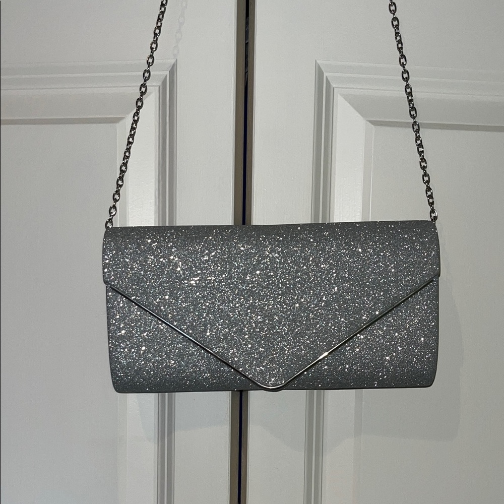 Elegant Silver Glitter Clutch Bag with Chain Strap